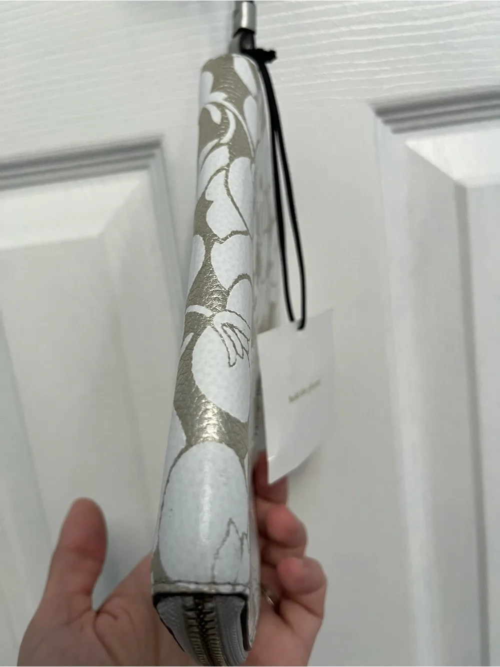 Kate Spade Larchmont Avenue Breezy Floral Half Moon Large Wristlet silver New